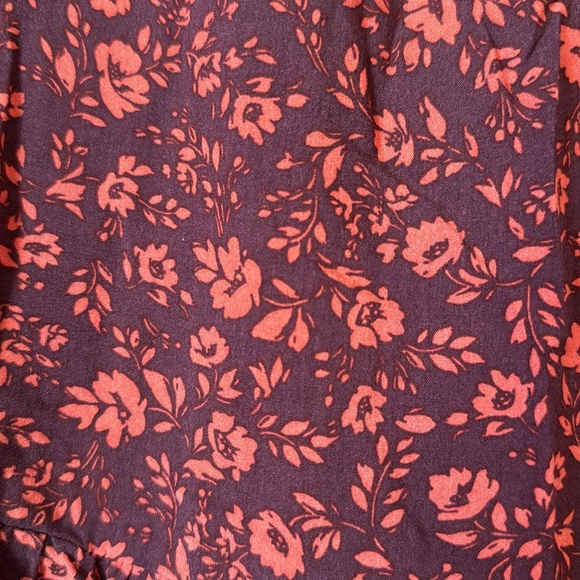 Loose Fit Floral Dress - Picture 3 of 6